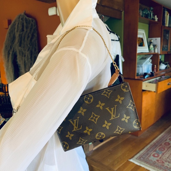 💙AUTH LV POCHETTE GM FAB 7.80”L 💙 - Picture 8 of 13